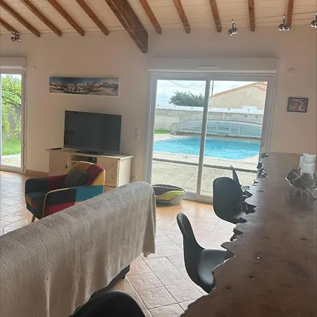 Charming Family With Pool! Hébergement de vacances *