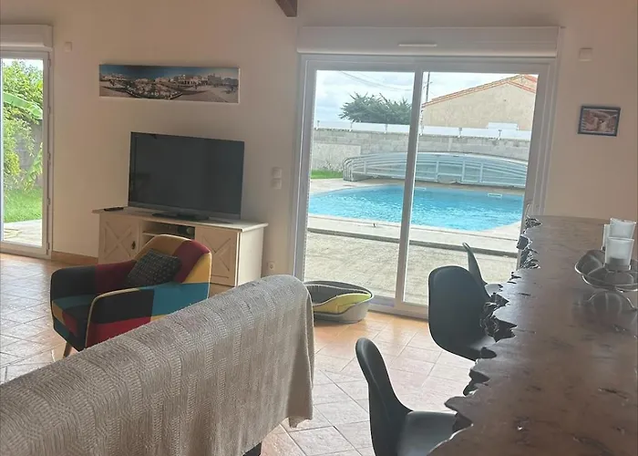 Charming Family With Pool! Сasa de vacaciones *